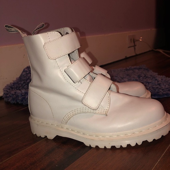 doc martens coralia boots